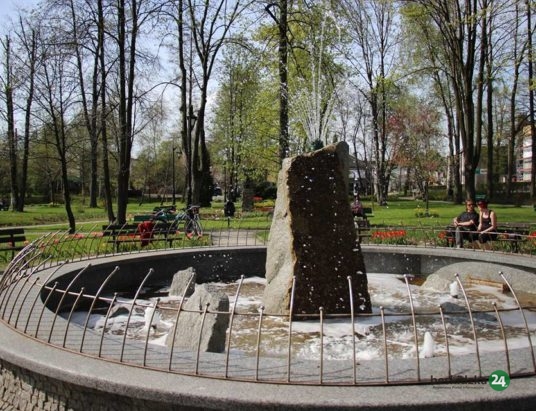Strumień: Fontanna znów działa