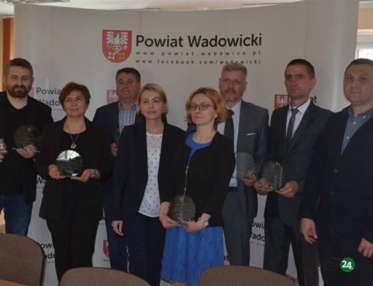 Najlepsi nauczyciele powiatu wadowickiego wyłonieni i nagrodzeni