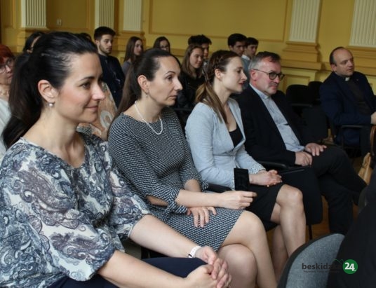 Cieszyn: Liceum bliżej teatru