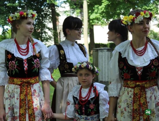 Strumień: Z pieśnią na ustach…