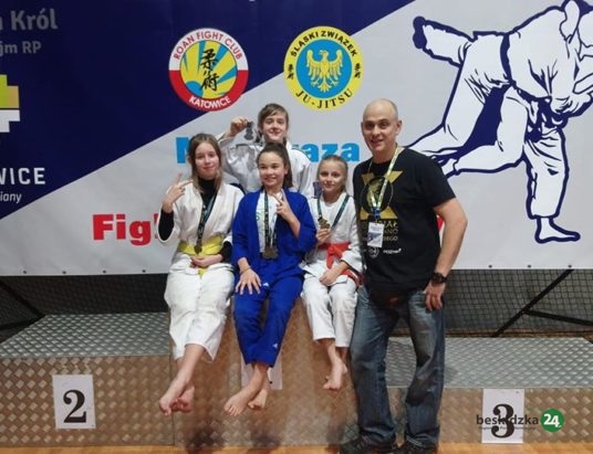 Medalowy łup na matach