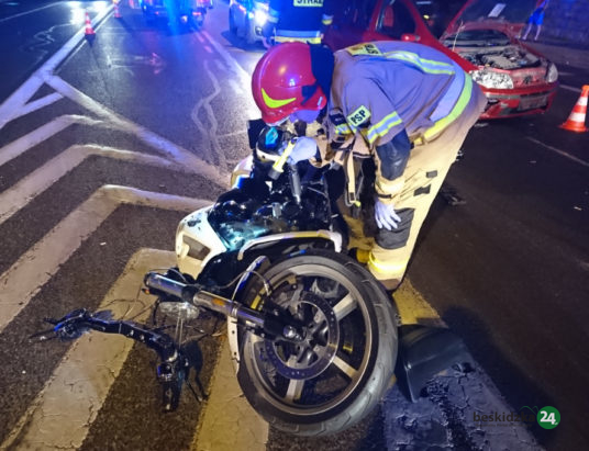 Wypadek na 3 Maja. Motocyklista ma złamaną nogę – ZDJĘCIA