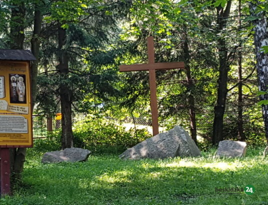 Ustroń: Ołtarz na polanie. Historia i religia – ZDJĘCIA