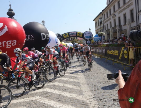 Peleton przymknął z Wadowic do Bielska-Białej – ZDJĘCIA