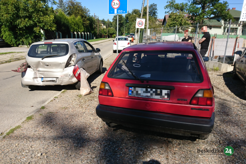 Zderzenie aut na Lipnickiej. Nie zauważył kierunkowskazu