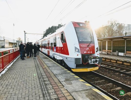 Nowoczesne składy ze Słowacji do Zwardonia