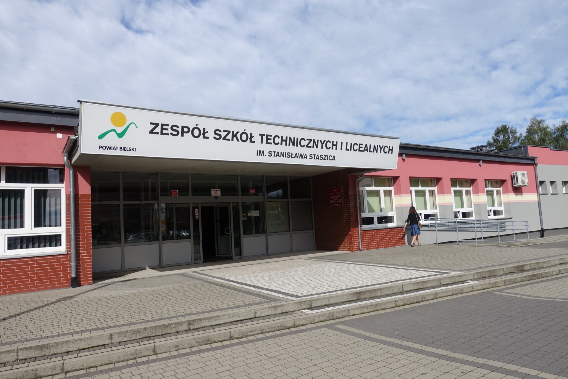 Zespół Szkół W Bystrzejowicach Pierwszych Zespół Szkół Silesia przejdzie do historii. Szkołę wchłonie „Resortówka