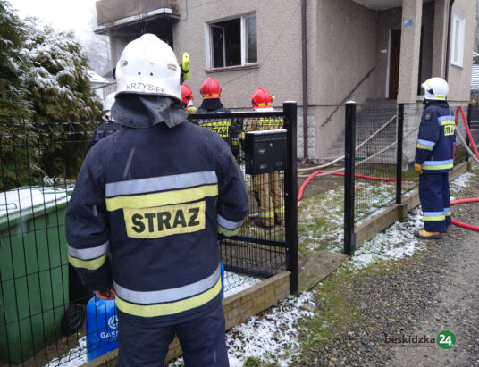 Ligota: Pożar w budynku. W ogniu zginęła kobieta – ZDJĘCIA