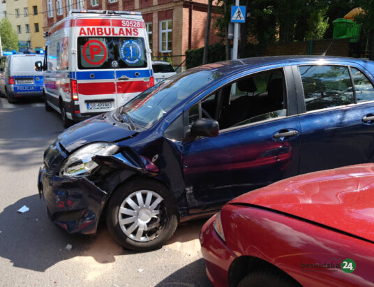 Zignorowała znak STOP, dwa auta rozbite (ZDJĘCIA)