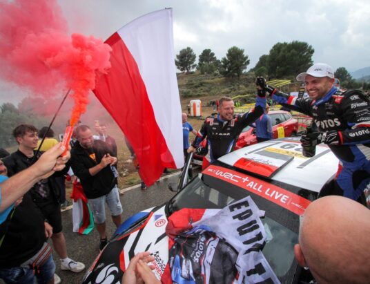 Rajd Hiszpanii 2021: Kajetanowicz i Szczepaniak na podium. Polacy nowymi liderami kategorii WRC 3! (ZDJĘCIA)