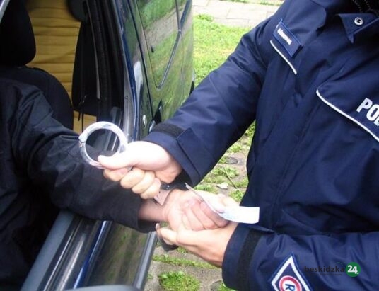 Pijany kierowca chciał dać łapówkę policjantom