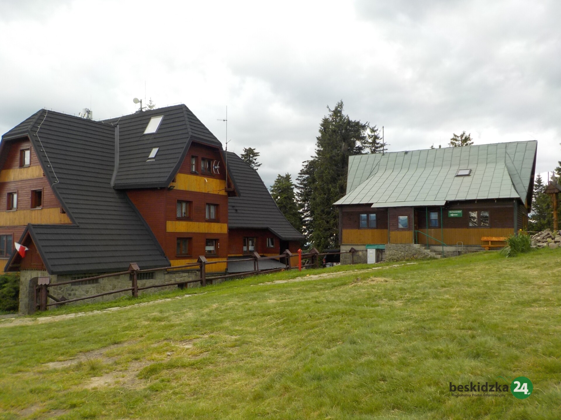 Wyjątkowo złośliwy proceder. Ktoś buchnął turystom… buty