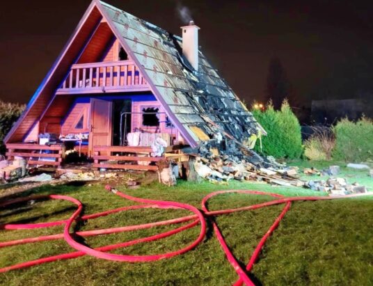 Bielsko-Biała: Spłonął domek letniskowy – ZDJĘCIA