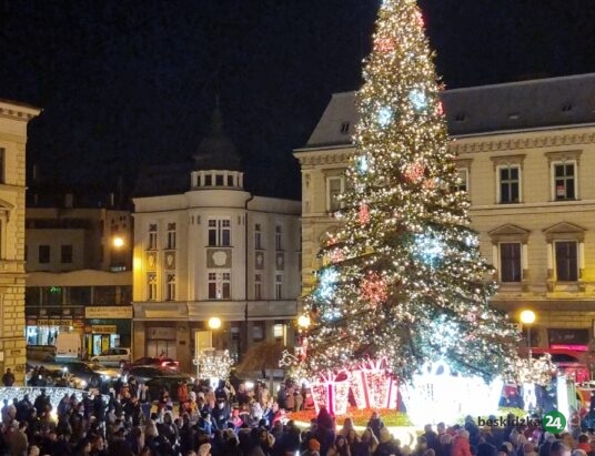 Bielsko-Biała: Choinka już świeci