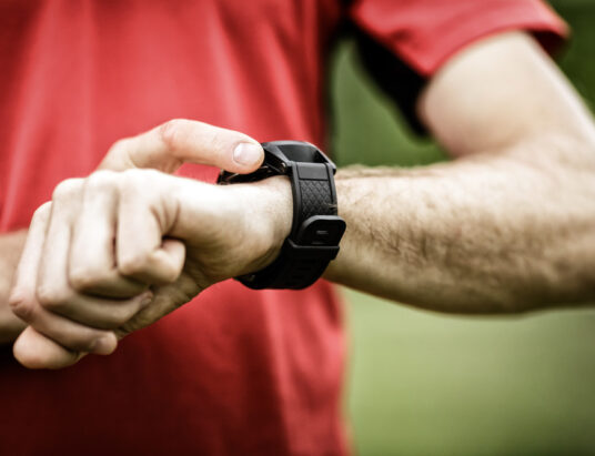 Najbliższej nocy pośpimy krócej. Zmiana czasu na letni