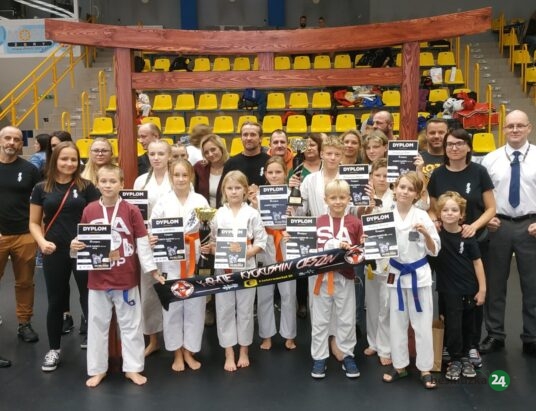 Sukces dzieciaków w Żorach. 10 medali dla Cieszyńskiego Kyokushin
