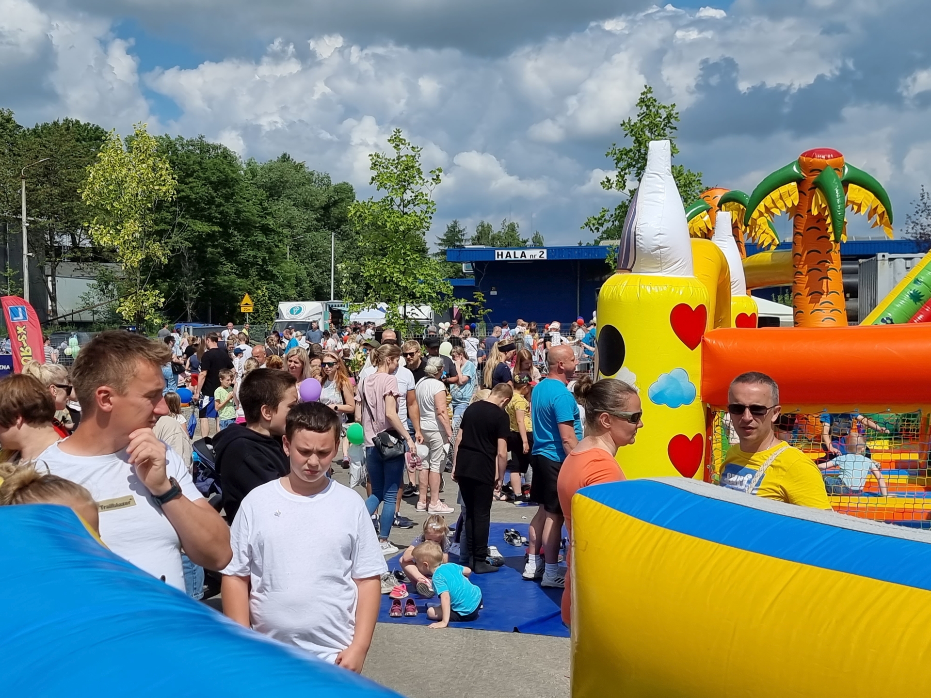 Piękny prezent dla dzieci na Giełdzie w Wapienicy. Atrakcji było co niemiara