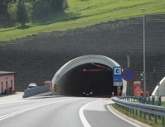 Tunel w Lalikach zamknięty. Ruszył dwutygodniowy remont S1