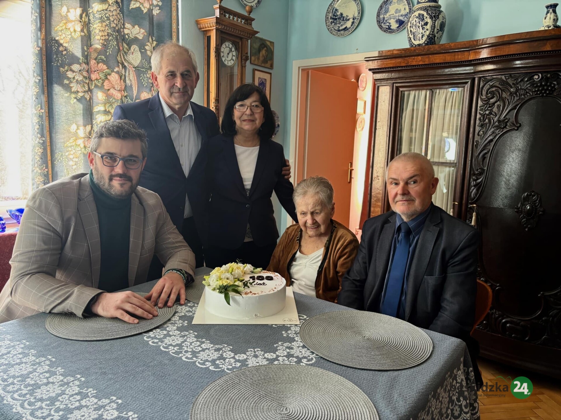 Rośnie liczba stulatków, którym ZUS wypłaca świadczenie honorowe. Bielski oddział w czołówce województwa