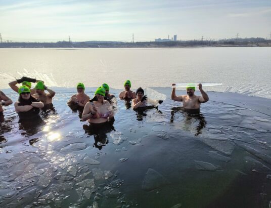 Zapraszają na wspólne morsowanie. Zimowa impreza dla wszystkich chętnych w Zebrzydowicach