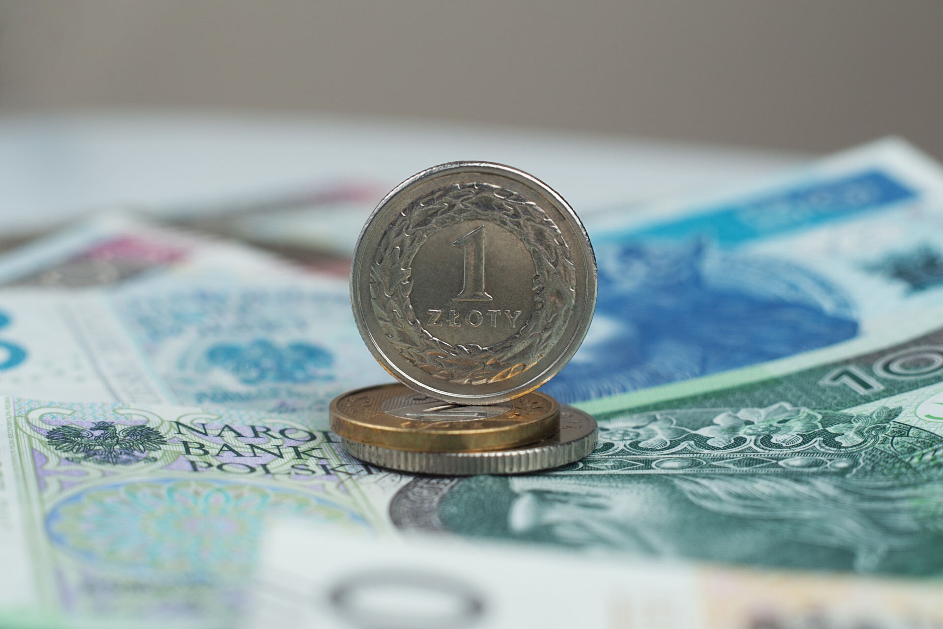 Sejm zapłacił za loty posłów. Kto był najczęściej nad chmurami?