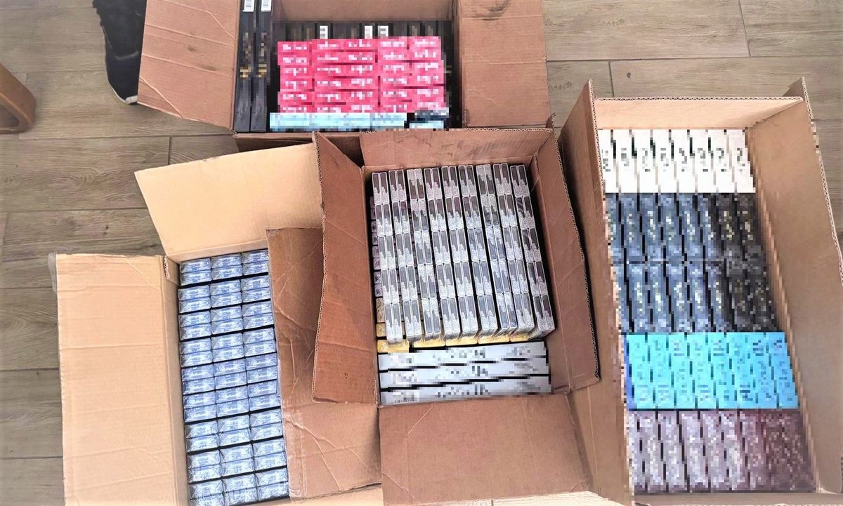 65-letnia przemytniczka wpadła przed świętami. Chciała wprowadzić na rynek nielegalne papierosy