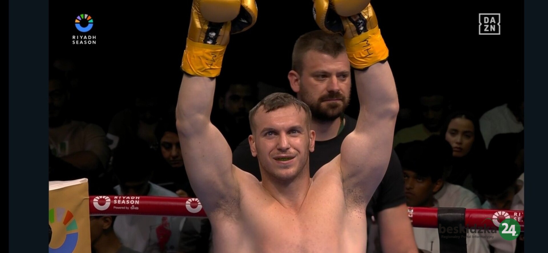 Piętnaste zawodowe zwycięstwo boksera Piotra Łącza