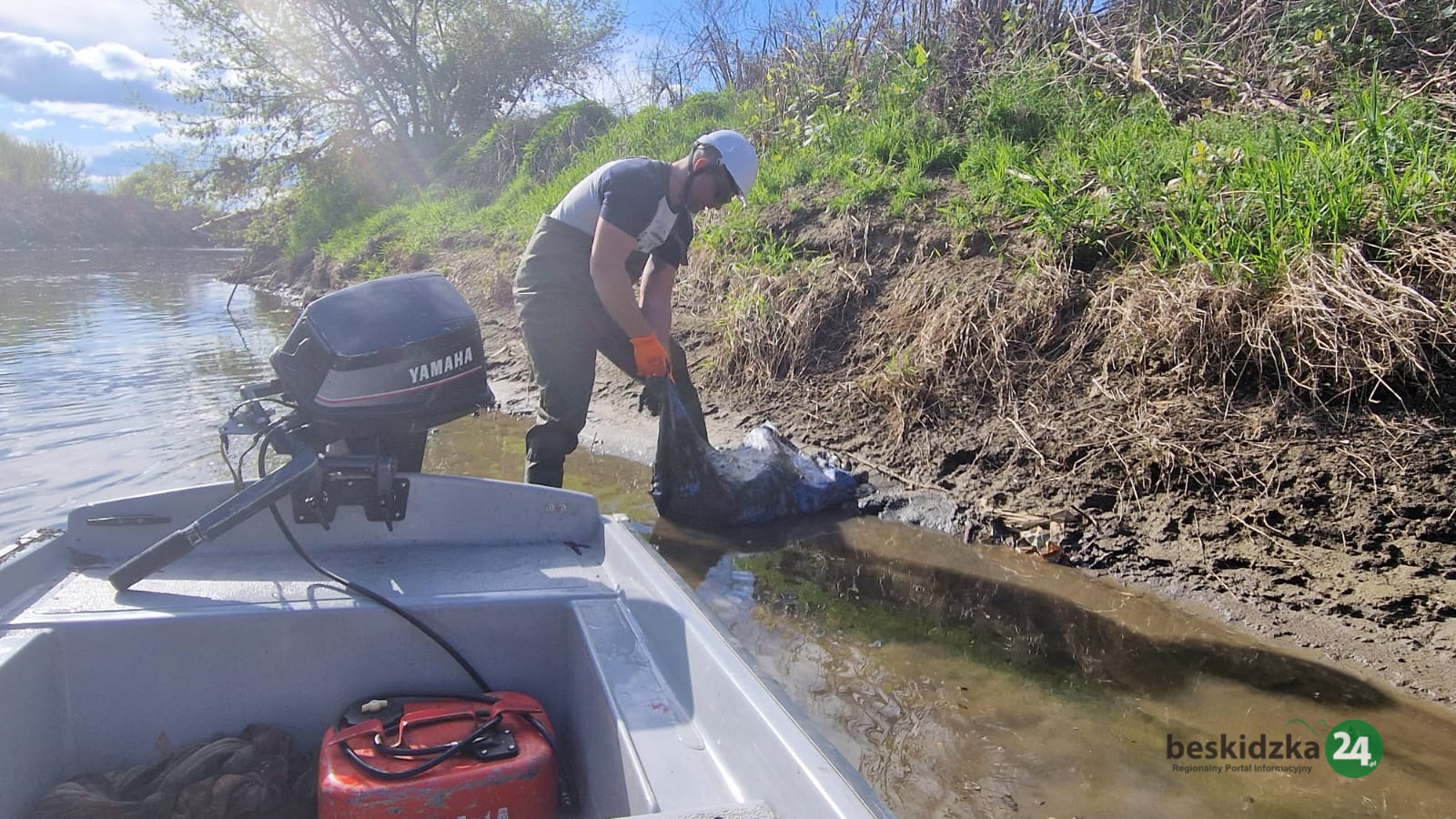 Rozpoczęły się kolejne, zakrojone na szeroką skalę poszukiwania Karoliny Wróbel. Specjalistyczne zespoły pracują także w nocy