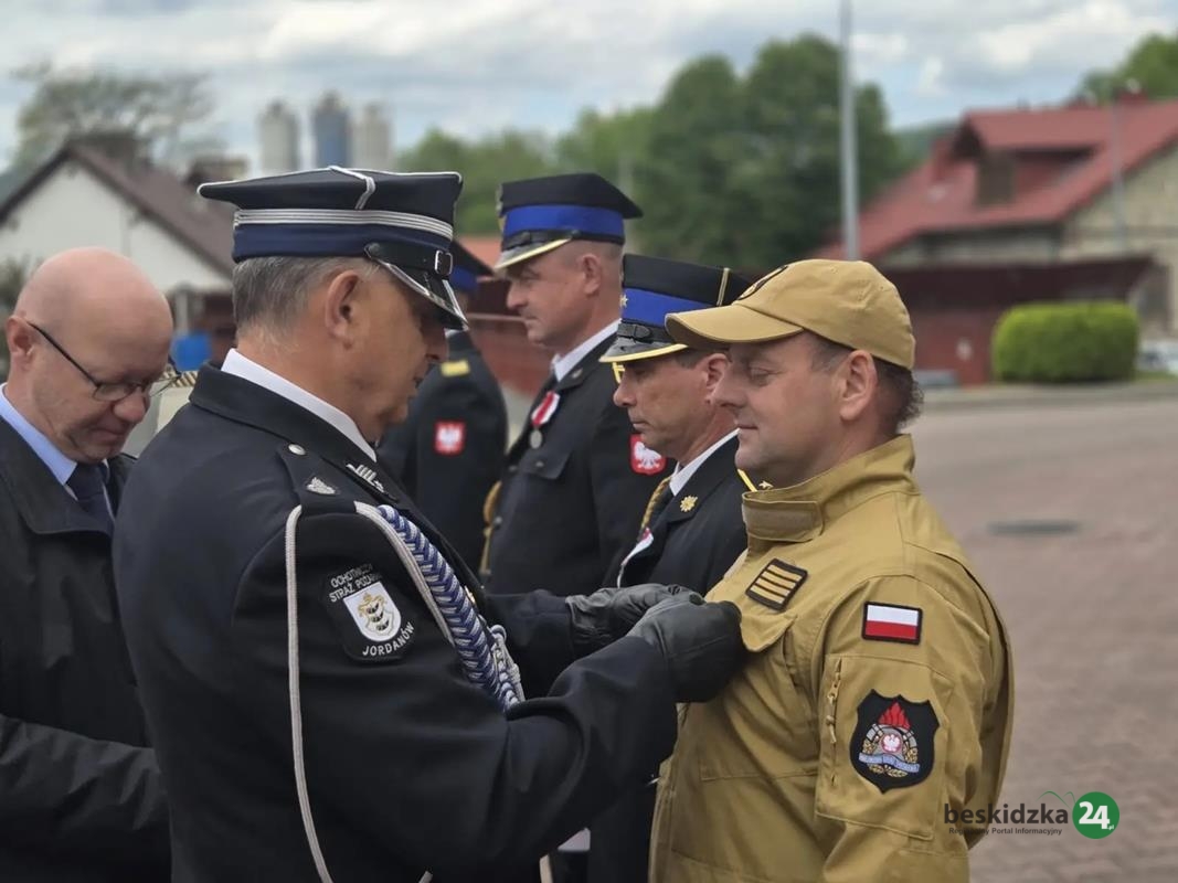 Powiatowy Dzień Strażaka w Suchej Beskidzkiej – ZDJĘCIA