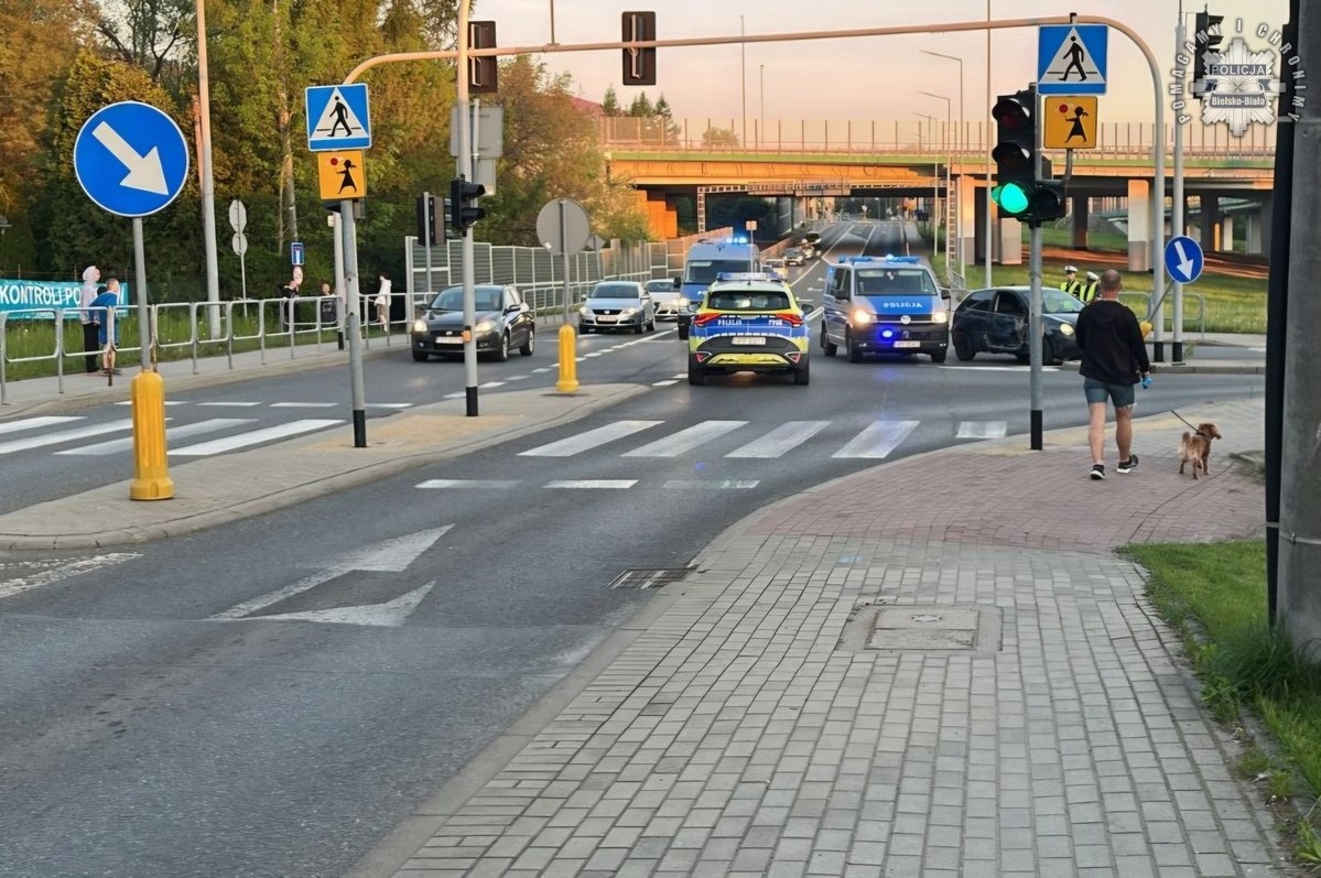 Porzucił samochód i uciekał pieszo. Miał aż trzy aktywne zakazy kierowania