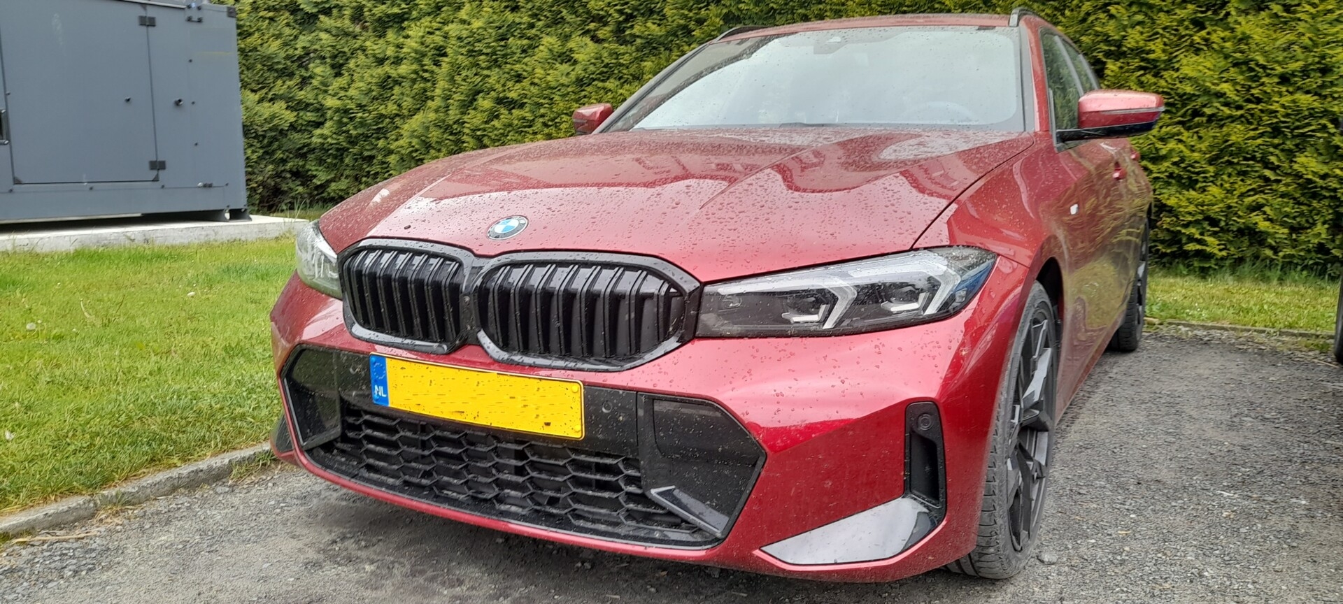 Obcokrajowcy złapani w powiecie oświęcimskim. Ukradli czerwone BMW z wypożyczalni