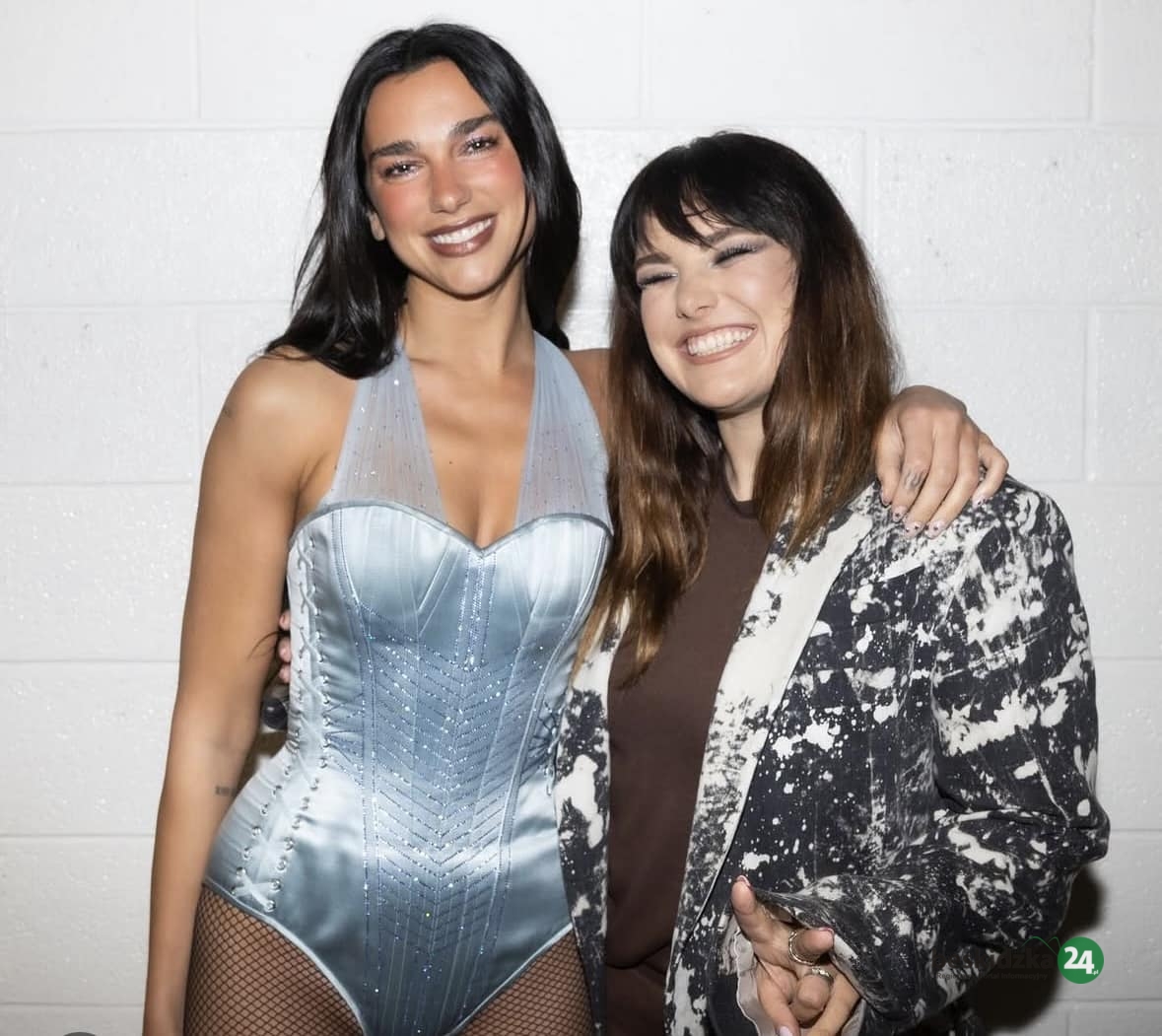 Ewa Farna i Dua Lipa na jednej scenie. Zaśpiewały razem “Na ostří nože”