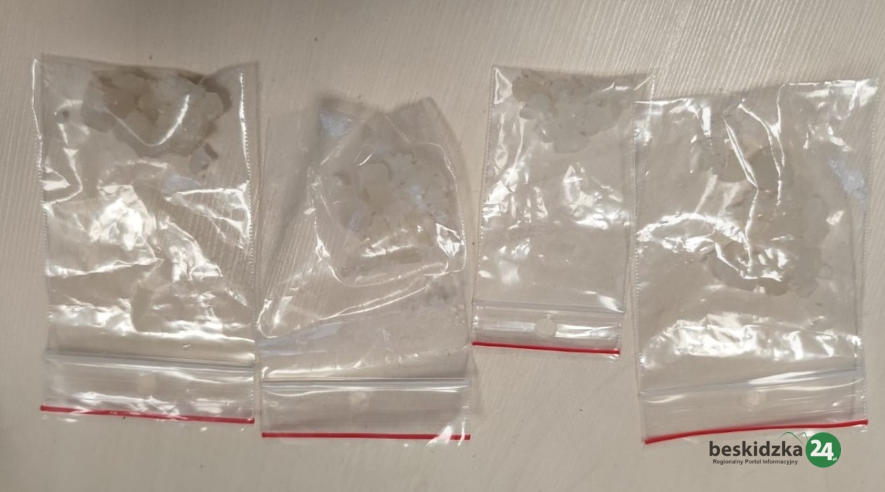 Przyszli nad staw z mefedronem. Policjanci o tym wiedzieli…