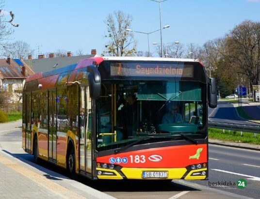 Czy zmiany planowane przez MZK są szkodliwe dla pasażerów? Bielski radny częściowo podziela obawy