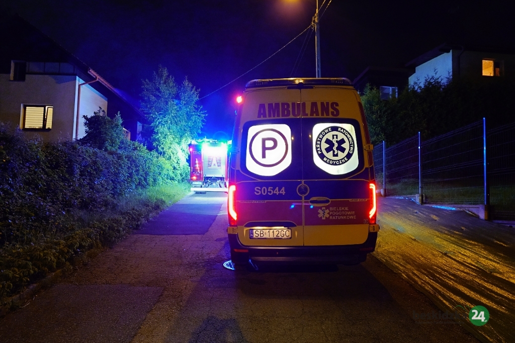 W budynku zapalił się materac. Lokator podtruł się dymem – foto