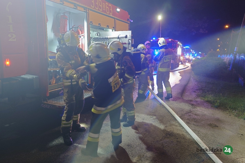 Z ostatniej chwili: Kozy: Pożar w budynku. Mężczyzna uległ poparzeniu – foto