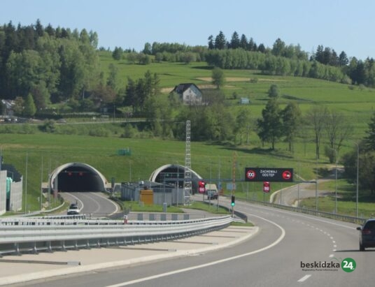 Ograniczenia w tunelu na S7 w Naprawie