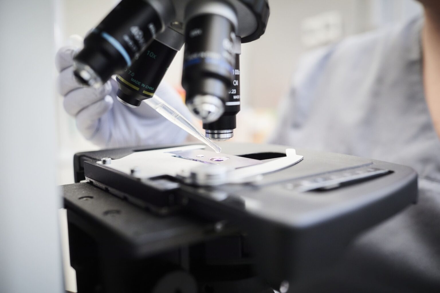 Dawstwo komórek jajowych – czym jest i kto może zostać dawczynią?