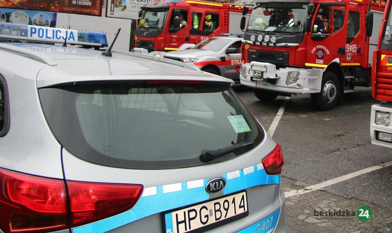 Niebezpieczne zabawy w opuszczonym budynku. Utkwił w zsypie