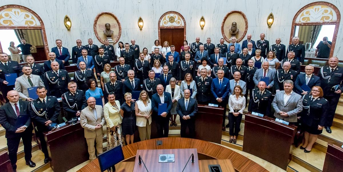 Nowe auta dla strażaków z ziemi cieszyńskiej