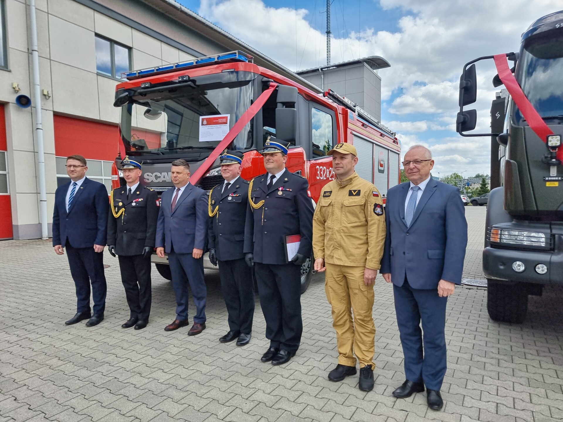 Radni powiatu bielskiego zdecydowali o wsparciu OSP i PSP. Przekażą niemal milion złotych