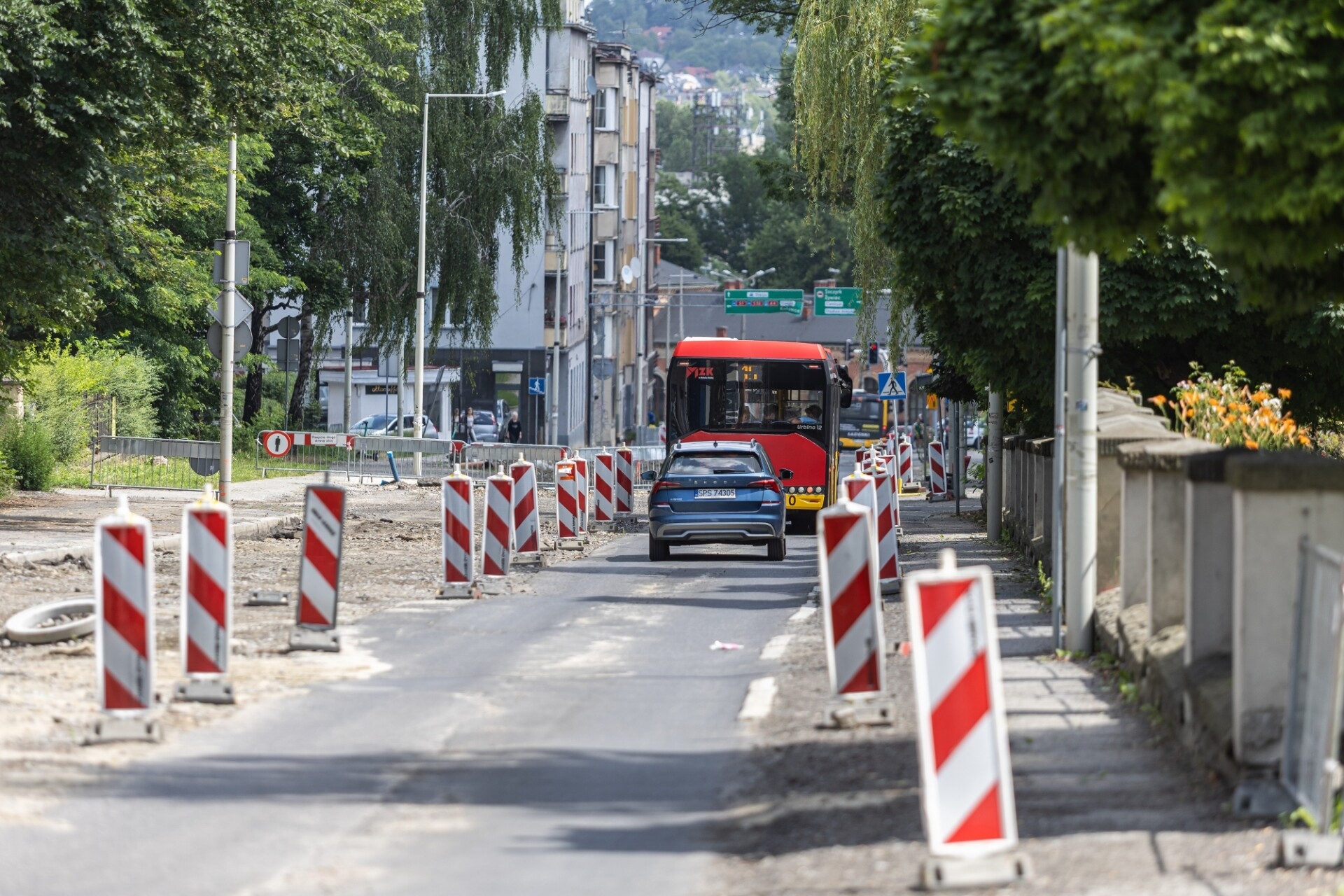 Na Piastowskiej praca wre. Kiedy koniec remontu tej ważnej ulicy?