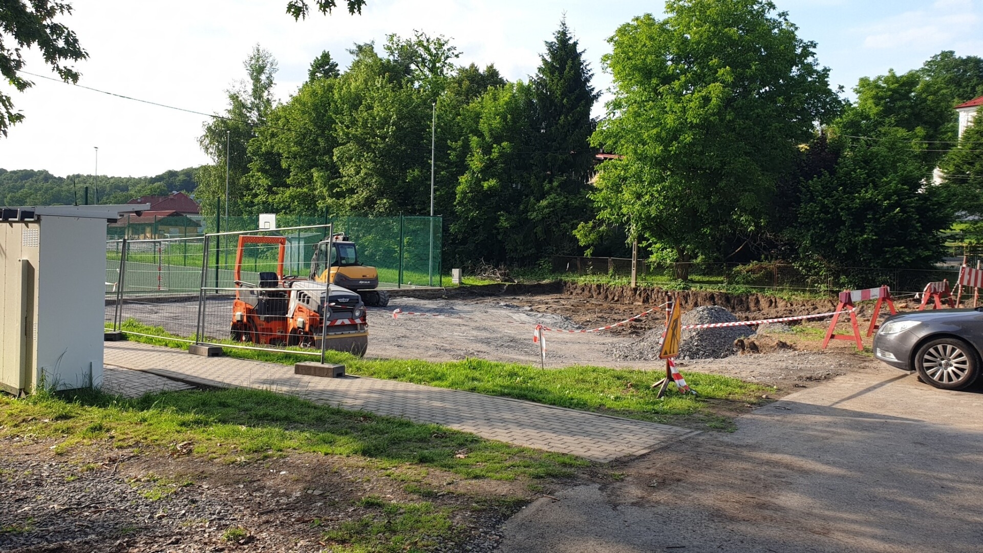 Kierowcom będzie łatwiej przy szkole w Kończycach Wielkich