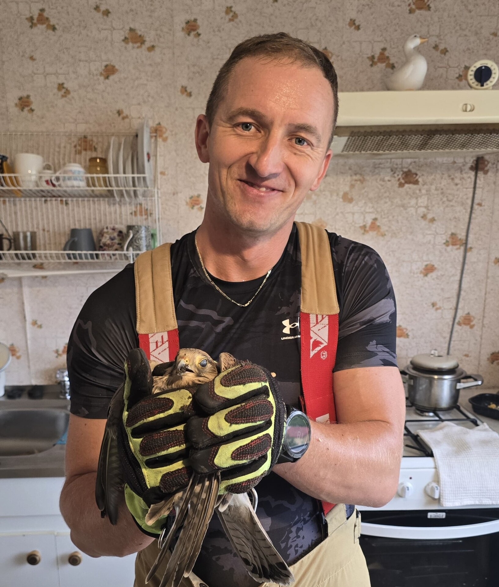 Ustrońscy strażacy przyszli na ratunek uwięzionemu sokołowi