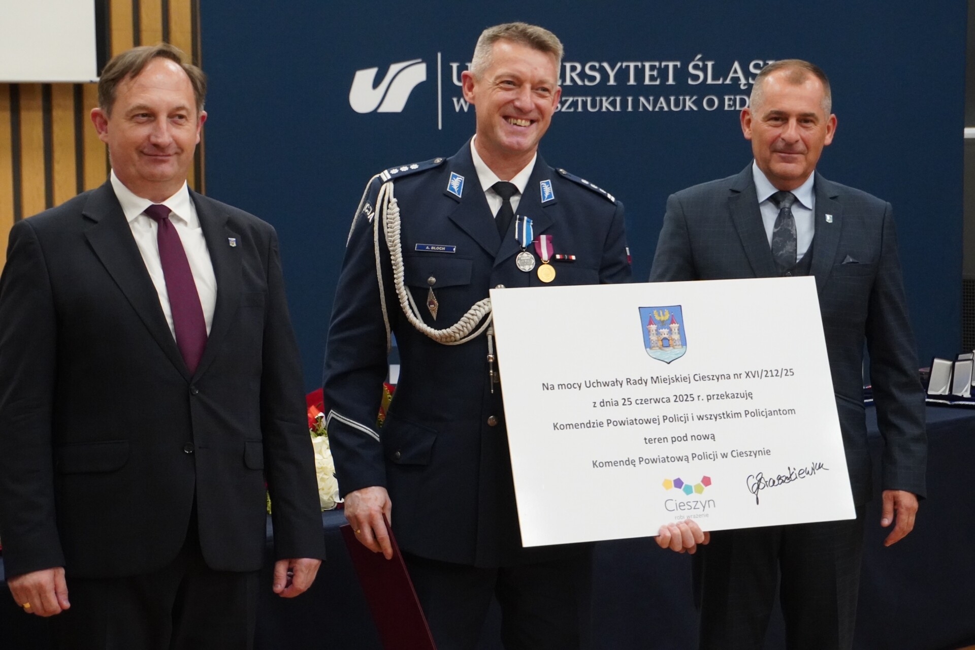 W Cieszynie obchodzono Święto Policji. Mundurowi dostali prezent – teren pod nową komendę