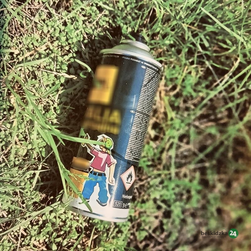 Pomalował ścianę, ale nie uszło mu to na sucho