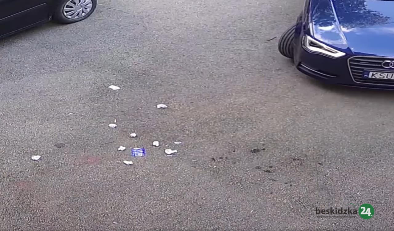 Wójt piętnuje śmiecenie w centrum Sidziny – WIDEO