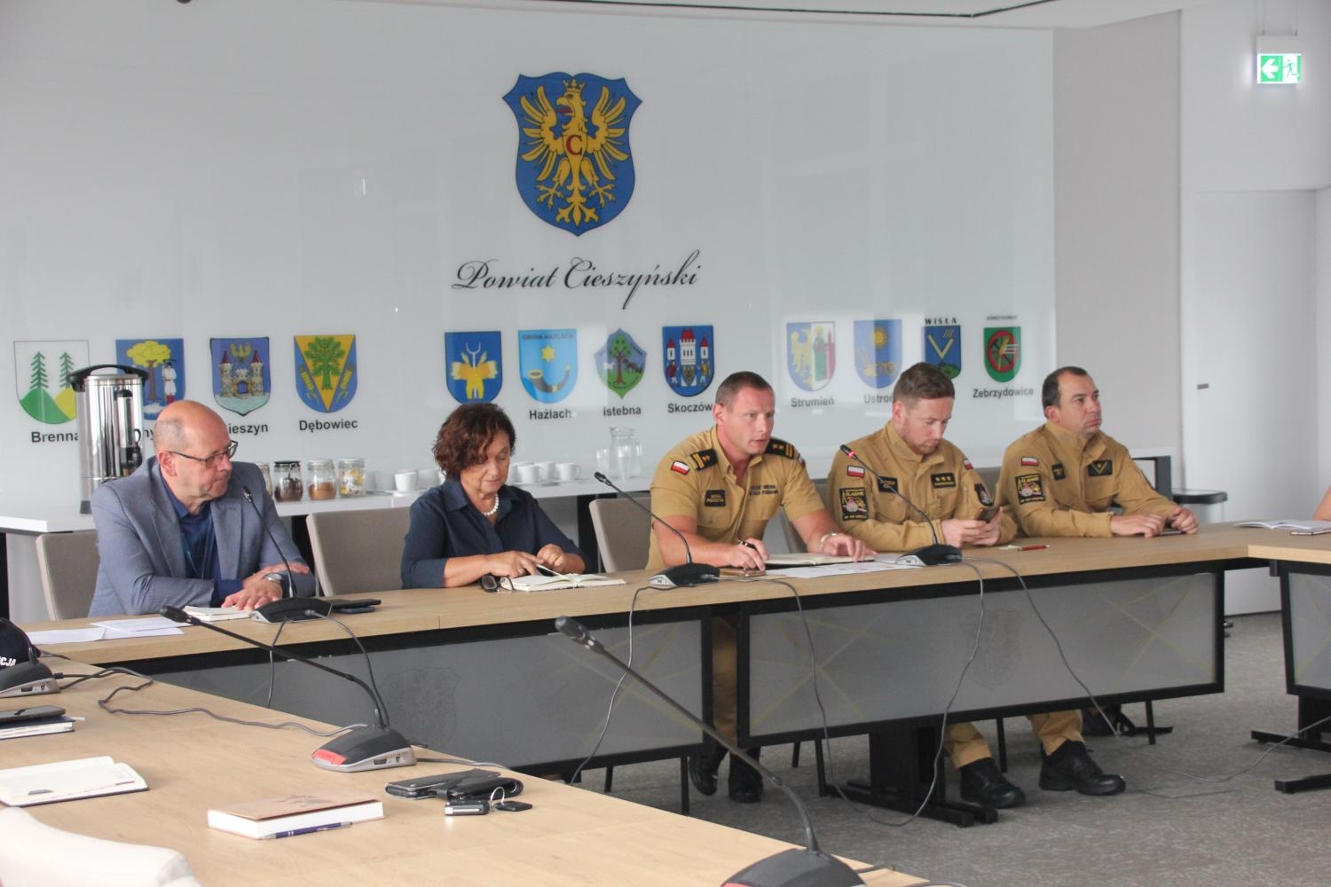 Cieszyn. Zebrał się Powiatowy Zespół Zarządzania Kryzysowego. Służby w gotowości