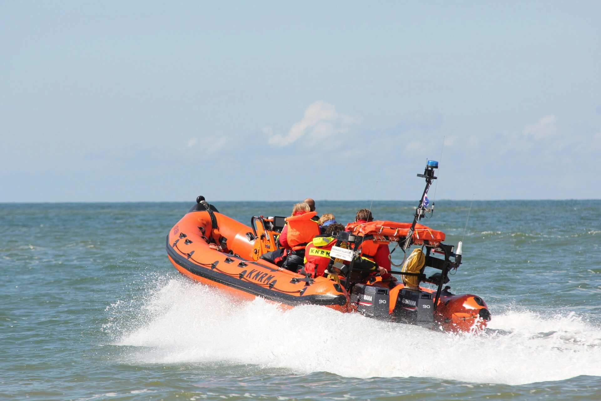 Kamizelka taktyczna w pracy ratownika – mobilność i bezpieczeństwo w jednym