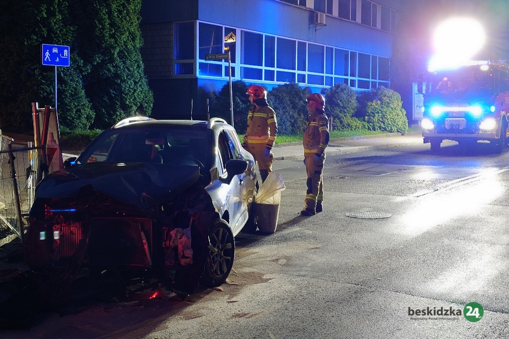 Z ostatniej chwili: Zderzenie osobówki z autobusem MZK. Pasażerom nic się nie stało – foto
